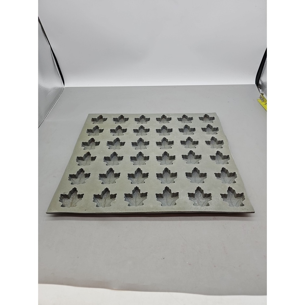 36 Count Maple Leaf Candy Mold Silicone 1 oz.‎ Syrup Sugar Chocolate Candy